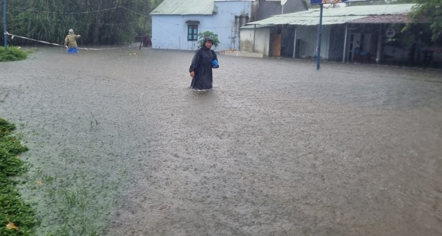 Mưa lớn kéo dài gây ngập úng diện rộng ở Quảng Nam. Mưa lớn kéo dài gây ngập úng diện rộng ở Quảng Nam.