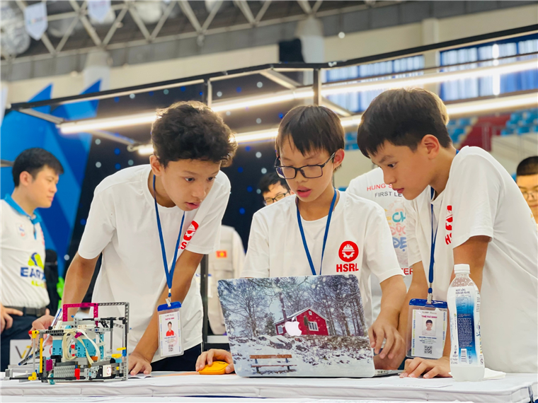 Học sinh dự thi tại Vòng loại cuộc thi “Tìm kiếm tài năng Robot - Robotacon WRO” lần thứ 10.