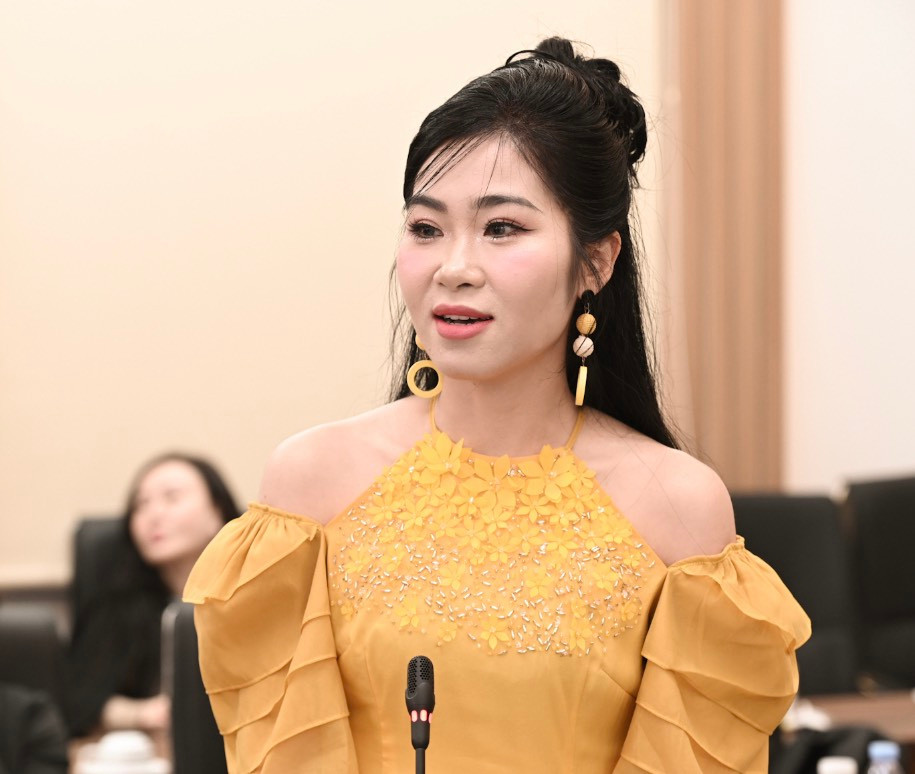 Ca sĩ Hà Myo, Nhà hát Ca múa nhạc Việt Nam tự hào vì tiên phong hát xẩm, xoan, văn, chèo, làn điệu dân gian… kết hợp âm nhạc hiện đại, lan tỏa đến bạn trẻ. Ca sĩ Hà Myo, Nhà hát Ca múa nhạc Việt Nam tự hào vì tiên phong hát xẩm, xoan, văn, chèo, làn điệu dân gian… kết hợp âm nhạc hiện đại, lan tỏa đến bạn trẻ.