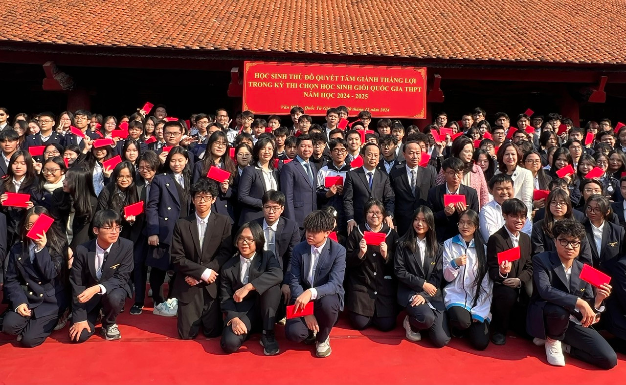 Các học sinh Hà Nội dự kỳ thi học sinh giỏi quốc gia năm nay. Các học sinh Hà Nội dự kỳ thi học sinh giỏi quốc gia năm nay.