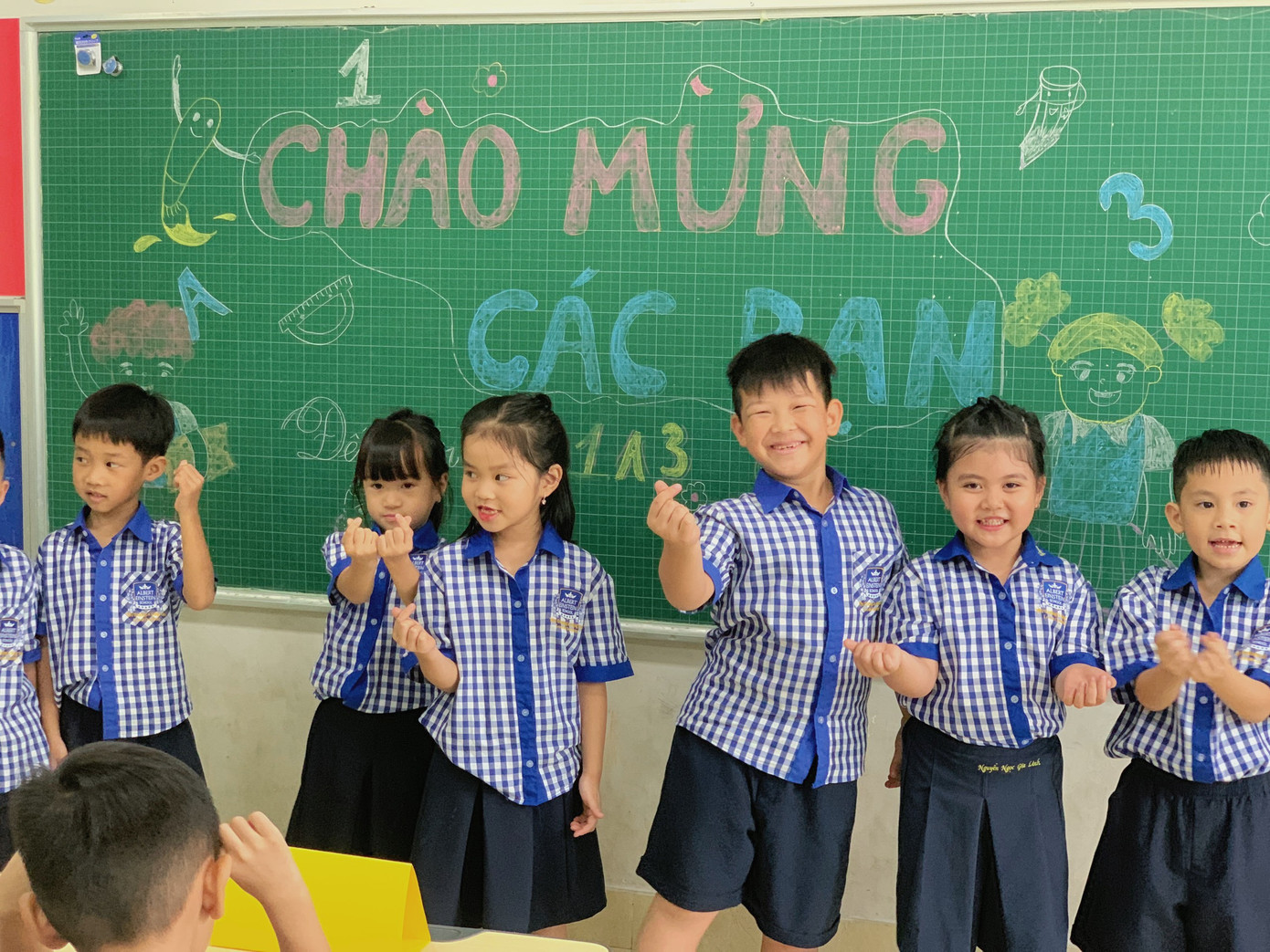 Học sinh đầu cấp thay đổi môi trường, phương pháp học do đó thường gặp một số khó khăn. Học sinh đầu cấp thay đổi môi trường, phương pháp học do đó thường gặp một số khó khăn.