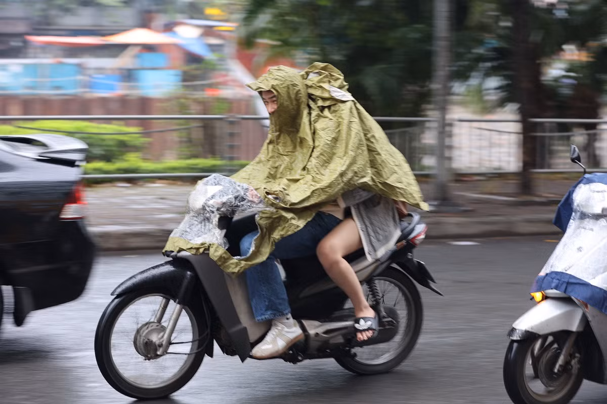 Nhiều vùng trên cả nước đón mưa trong hôm nay (22/6).