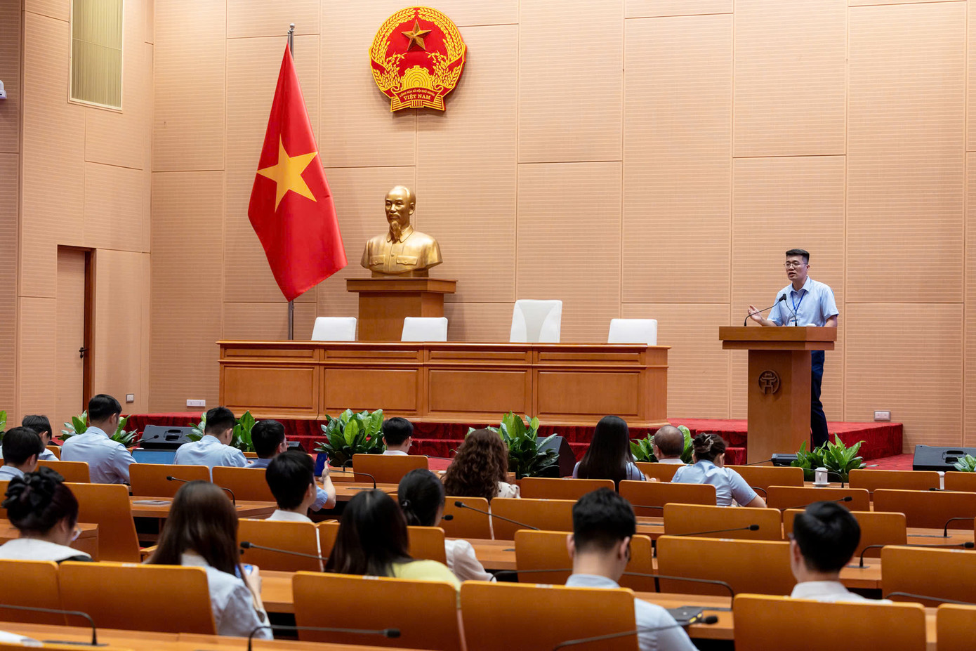 Buổi tập huấn quy trình giải quyết thủ tục hành chính và vận hành hệ thống dịch vụ công theo mô hình chính quyền địa phương hai cấp. Buổi tập huấn quy trình giải quyết thủ tục hành chính và vận hành hệ thống dịch vụ công theo mô hình chính quyền địa phương hai cấp.