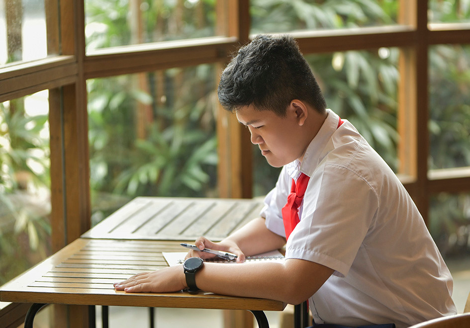 Nam sinh Nguyễn Đỗ Quang Minh giành giải Nhất quốc gia Cuộc thi Viết thư quốc tế UPU lần thứ 53 năm 2024.