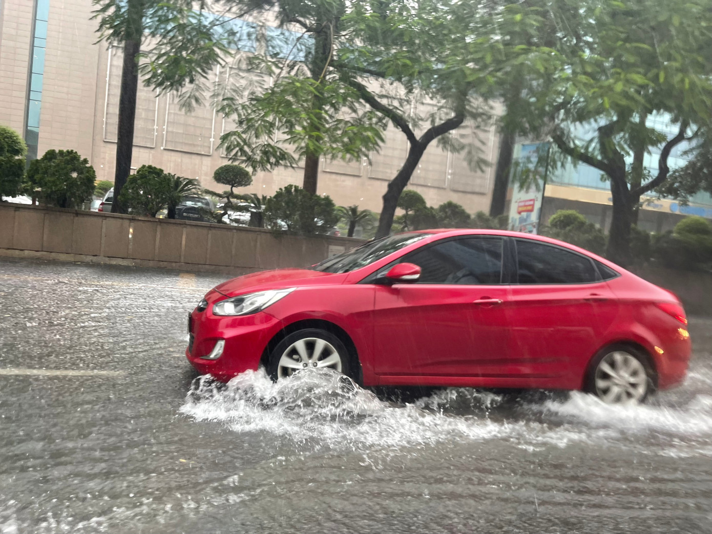 Miền Bắc có thể đón mưa dông trong chiều và tối nay. Miền Bắc có thể đón mưa dông trong chiều và tối nay.