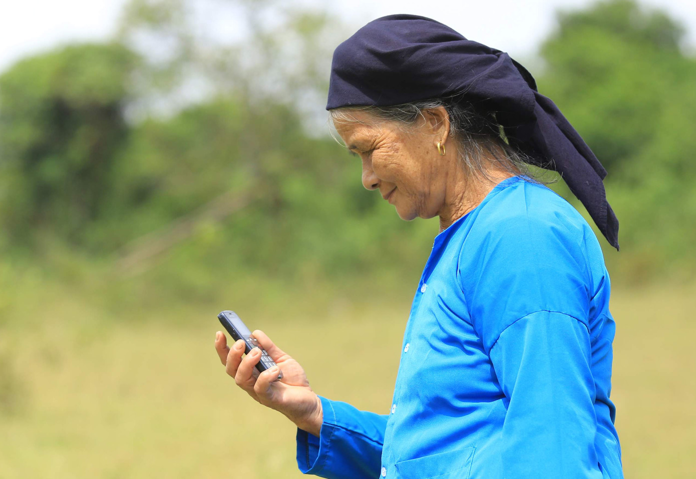 Bộ Thông tin và Truyền thông đang xem xét thời điểm không cho điện thoại 2G hòa mạng.