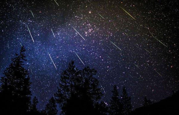Tháng 8 có một trong hai trận mưa sao băng lớn nhất năm.