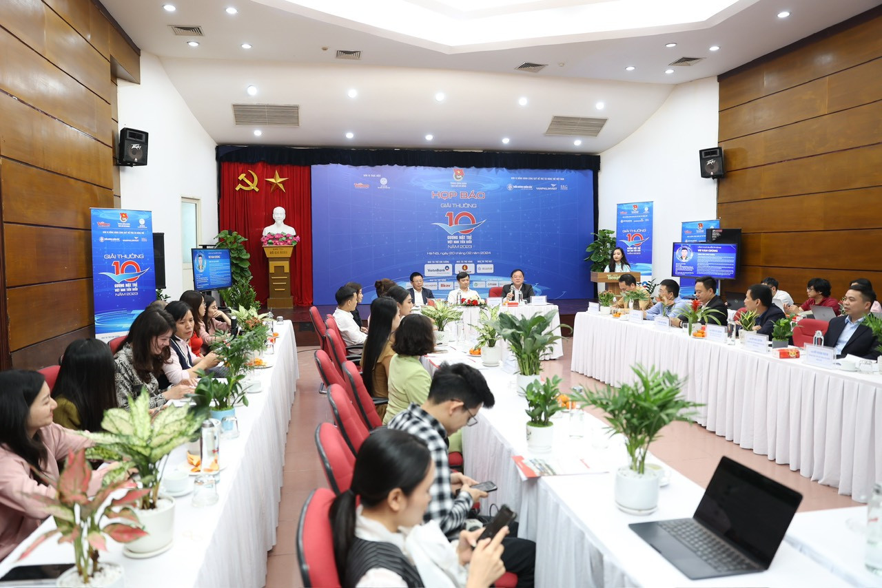 Nhà báo Lê Xuân Sơn, Tổng biên tập báo Tiền Phong, Giám đốc Quỹ Hỗ trợ Tài năng trẻ Việt Nam chia sẻ, Ban tổ chức mong muốn, các Gương mặt trẻ Việt Nam tiêu biểu sau khi tôn vinh sẽ trở thành đại sứ truyền cảm hứng trong các hoạt động vì cộng đồng. Dự kiến sau Lễ tôn vinh gương mặt trẻ Việt Nam tiêu biểu 2023 sẽ diễn ra hoạt động trồng cây tại tỉnh Phú Thọ. Nhà báo Lê Xuân Sơn, Tổng biên tập báo Tiền Phong, Giám đốc Quỹ Hỗ trợ Tài năng trẻ Việt Nam chia sẻ, Ban tổ chức mong muốn, các Gương mặt trẻ Việt Nam tiêu biểu sau khi tôn vinh sẽ trở thành đại sứ truyền cảm hứng trong các hoạt động vì cộng đồng. Dự kiến sau Lễ tôn vinh gương mặt trẻ Việt Nam tiêu biểu 2023 sẽ diễn ra hoạt động trồng cây tại tỉnh Phú Thọ.