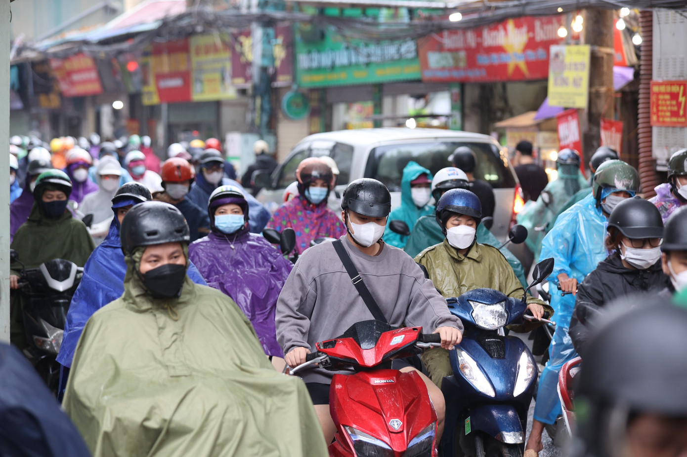 Khu vực đồng bằng Bắc Bộ hôm nay giảm mưa, vùng núi mưa to.