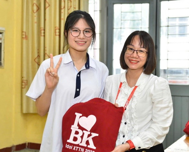 Sau khi hoàn tất các bước trong quy trình XTTN, điểm của hơn 4.700 thí sinh diện 1.2 và 1.3 đã được gửi tới tài khoản và email đã đăng ký.