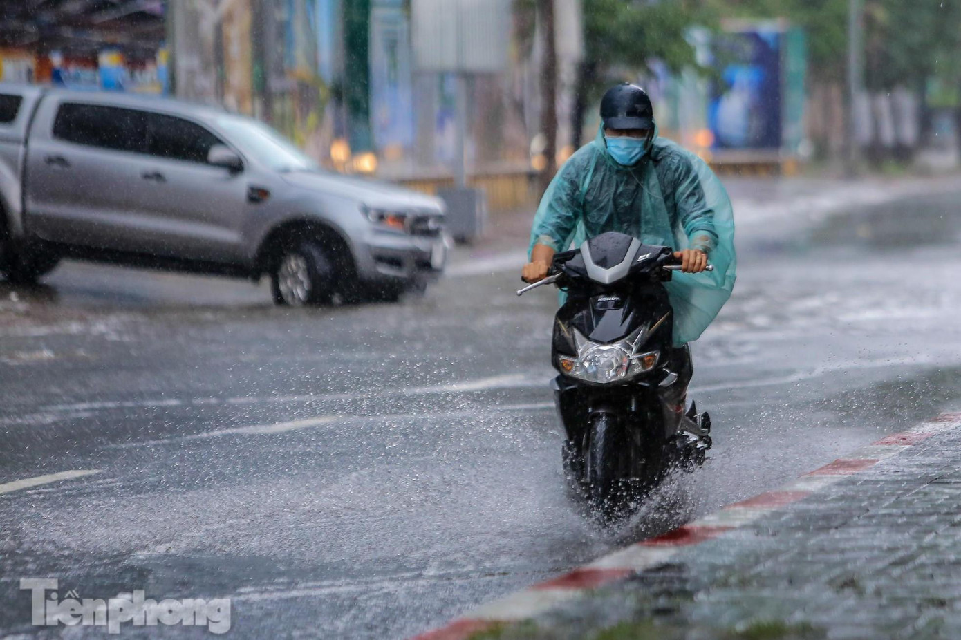 Mưa lớn do áp thấp nhiệt đới bắt đầu từ chiều nay, kéo dài đến hết ngày mai ở Bắc Bộ và Bắc Trung Bộ.