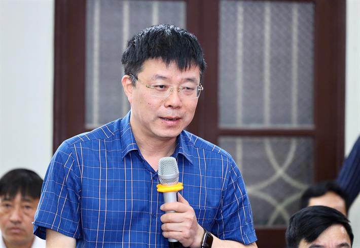 Thầy Nguyễn Minh Quý, Hiệu trưởng Trường THPT Mạc Đĩnh Chi (Hải Phòng). Thầy Nguyễn Minh Quý, Hiệu trưởng Trường THPT Mạc Đĩnh Chi (Hải Phòng).