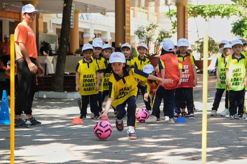 Học sinh tiểu học trong một giờ học Giáo dục thể chất.