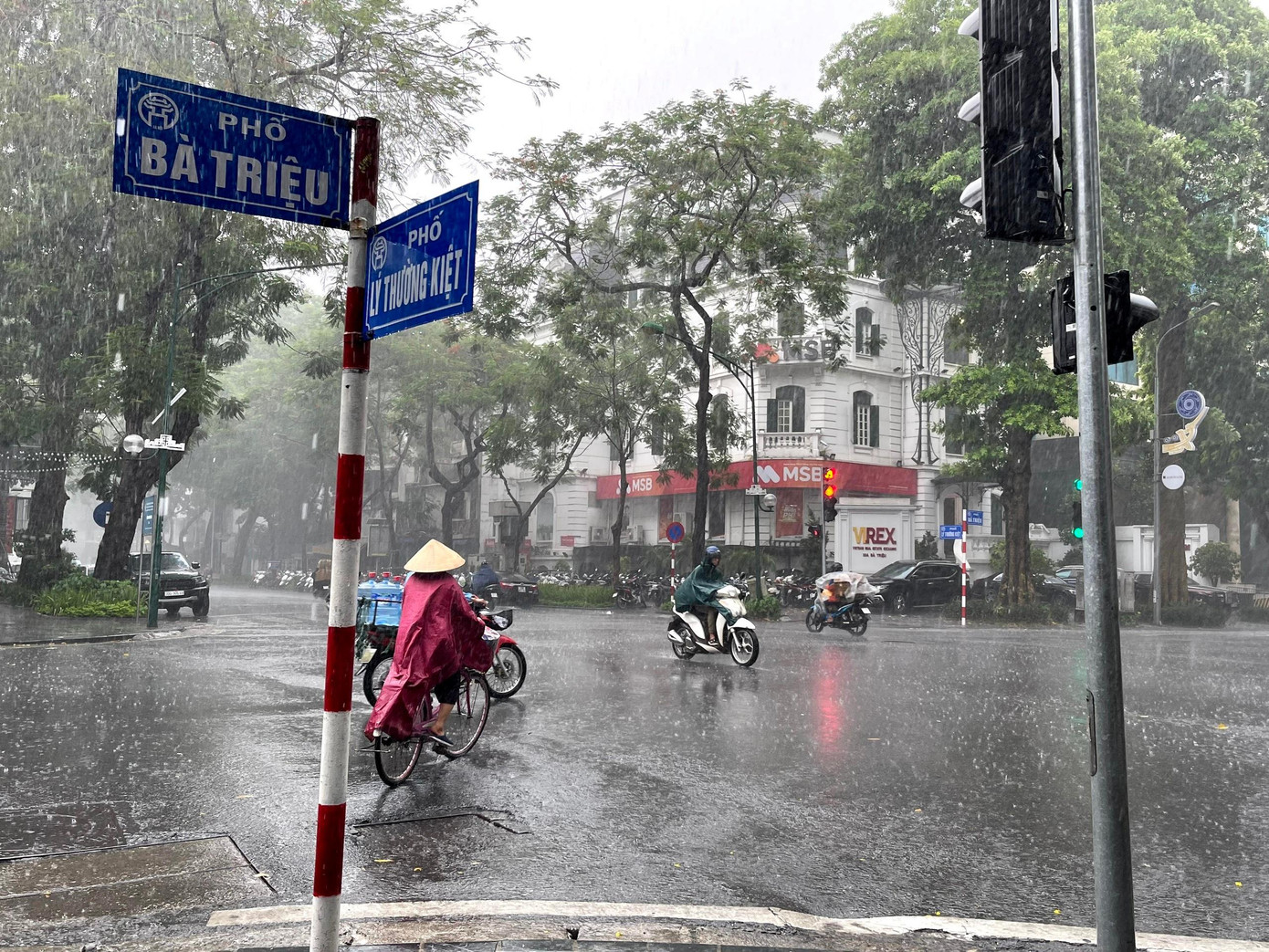 Hà Nội và các tỉnh Bắc Bộ, Bắc Trung Bộ đón mưa lớn từ nay đến 24/5. Ảnh: Như Ý