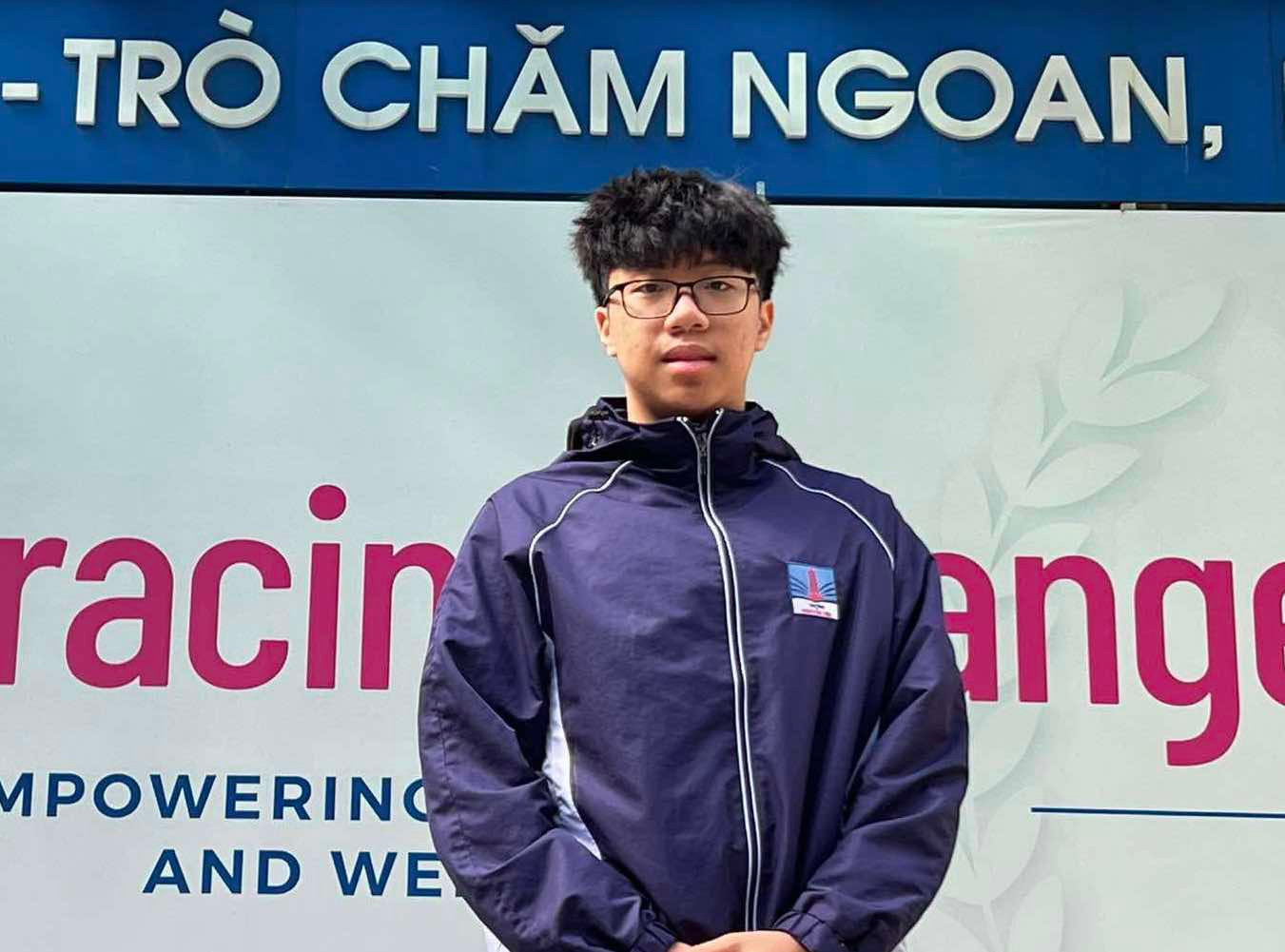 Trần Ngọc Bảo, học sinh lớp 11AS2, Trường THCS – THPT Nguyễn Siêu. Trần Ngọc Bảo, học sinh lớp 11AS2, Trường THCS – THPT Nguyễn Siêu.