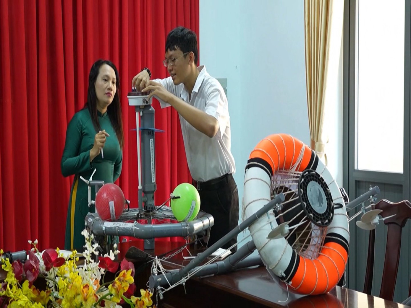 Thạch và mô hình đoạt giải Nhất cuộc thi ứng phó với biến đổi khí hậu và bảo vệ môi trường do Tỉnh Đoàn Bà Rịa - Vũng Tàu tổ chức.