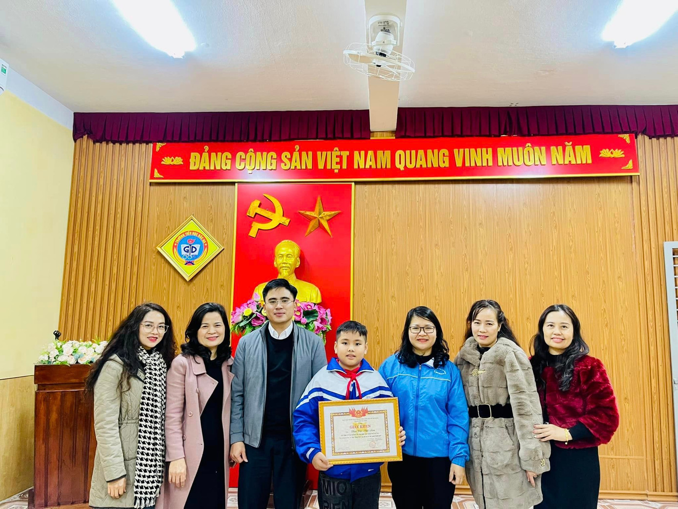 Nhật Nam được Thành Đoàn và Hội Đồng Đội Thành phố Hà Tĩnh tuyên dương.