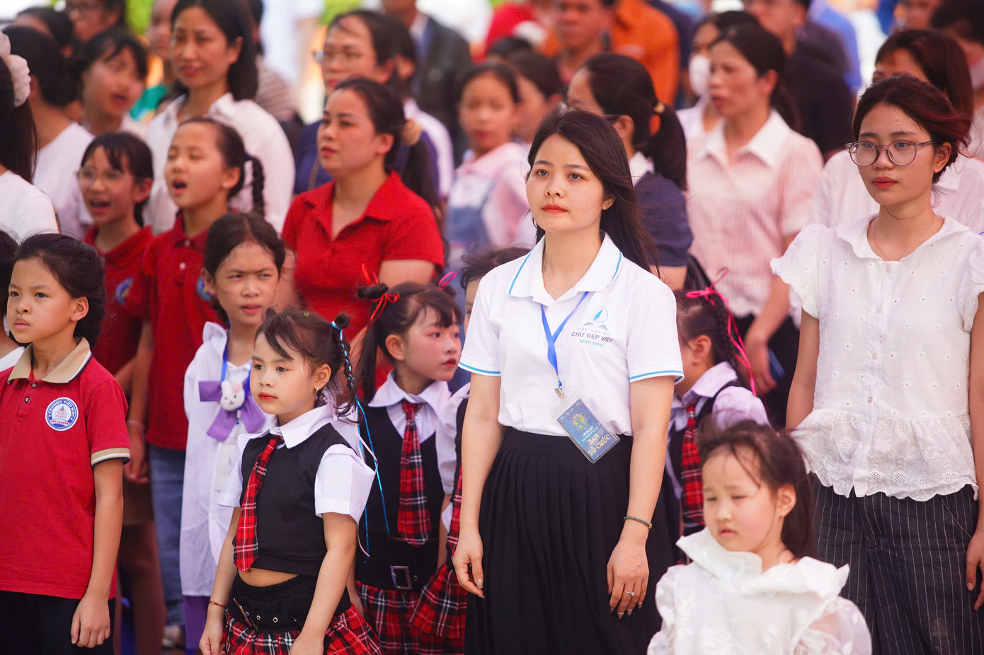Hơn 500 thí sinh xuất sắc từ các tỉnh, thành phố trên toàn quốc đã tham gia vòng chung kết cuộc thi "Chữ đẹp Việt - lần 2" tổ chức tại Trường tiểu học Cao Bá Quát, huyện Gia Lâm (Hà Nội). Hơn 500 thí sinh xuất sắc từ các tỉnh, thành phố trên toàn quốc đã tham gia vòng chung kết cuộc thi "Chữ đẹp Việt - lần 2" tổ chức tại Trường tiểu học Cao Bá Quát, huyện Gia Lâm (Hà Nội).