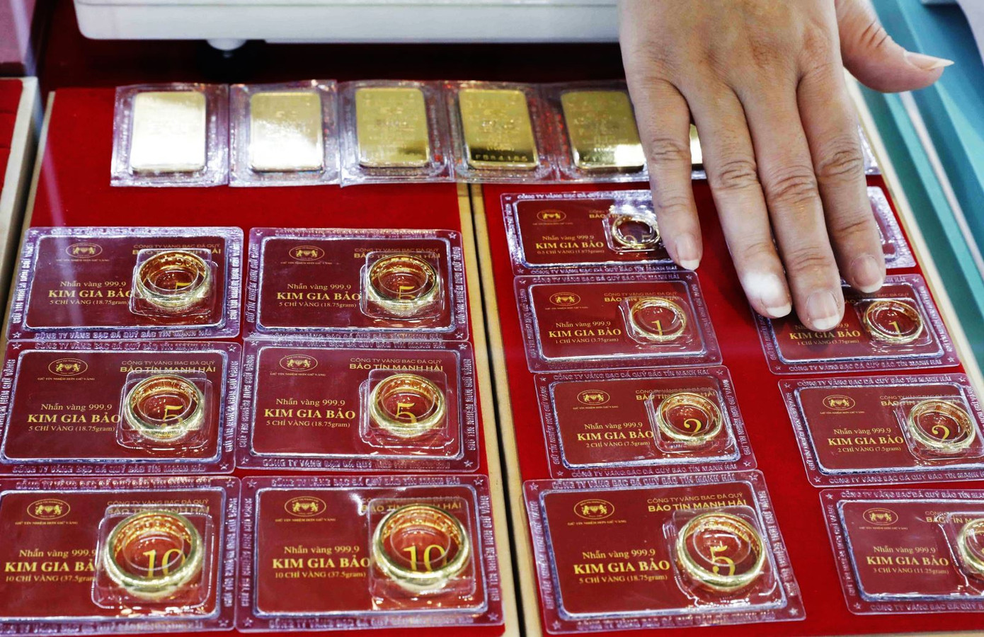 Giá vàng dẫn đầu từ khoá được tìm kiếm năm 2024. Giá vàng dẫn đầu từ khoá được tìm kiếm năm 2024.