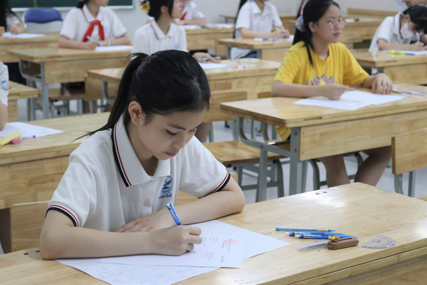 Thí sinh trước giờ làm bài thi.