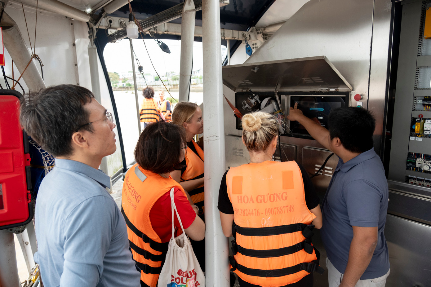 Hệ thống dọn rác tự động trên sông ở thành phố Cần Thơ.