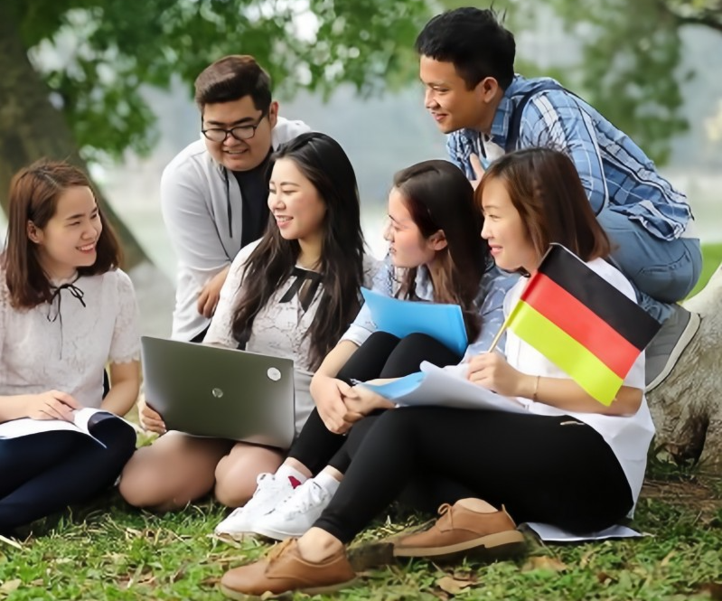 Theo đánh giá, trong năm 2023, một số trung tâm tư vấn du học đã làm giả năng lực tài chính nhân thân; nội dung giao kết hợp đồng với gia đình người học chưa chặt chẽ.