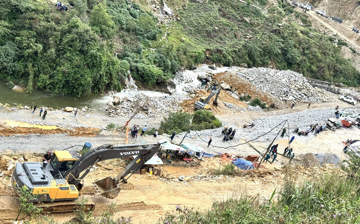 Hiện trường vụ sạt lở đất khiến 5 người mất tích ở Lai Châu.