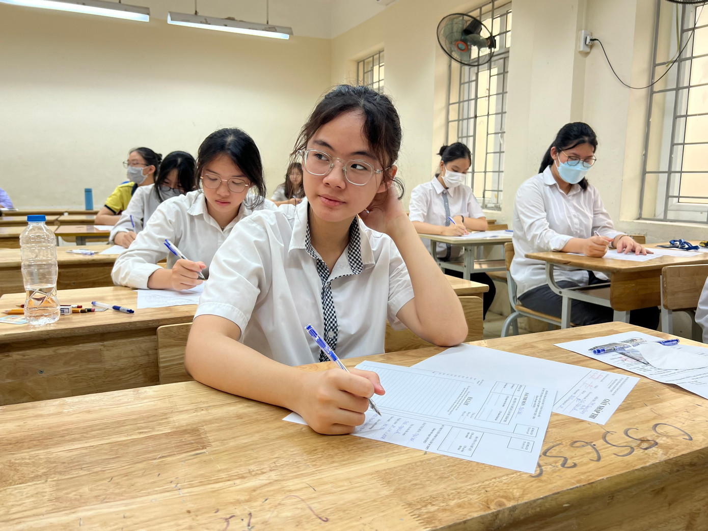 Trường THPT Chu Văn An tiếp tục dẫn đầu với mức điểm 44,50.