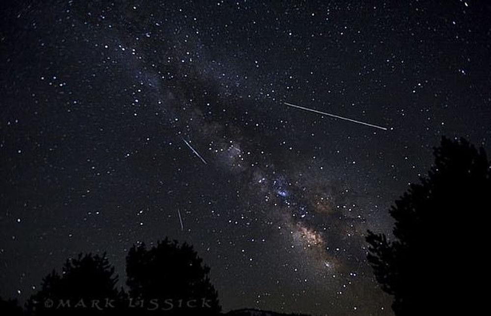 Mưa sao băng Thiên Cầm có thể xuất hiện với nhiều dải băng sáng rõ. Mưa sao băng Thiên Cầm có thể xuất hiện với nhiều dải băng sáng rõ.