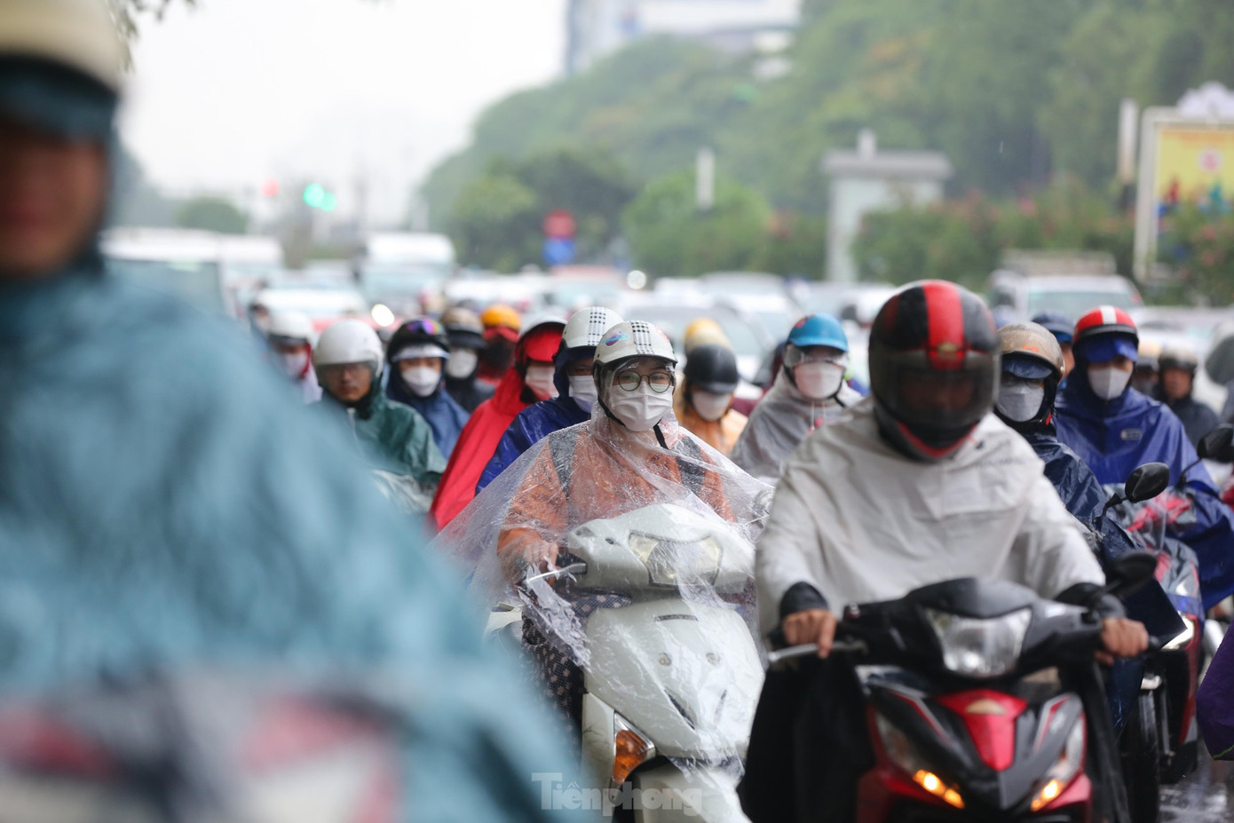 Sáng mai (6/11), miền Bắc có thể đón mưa rào rải rác.