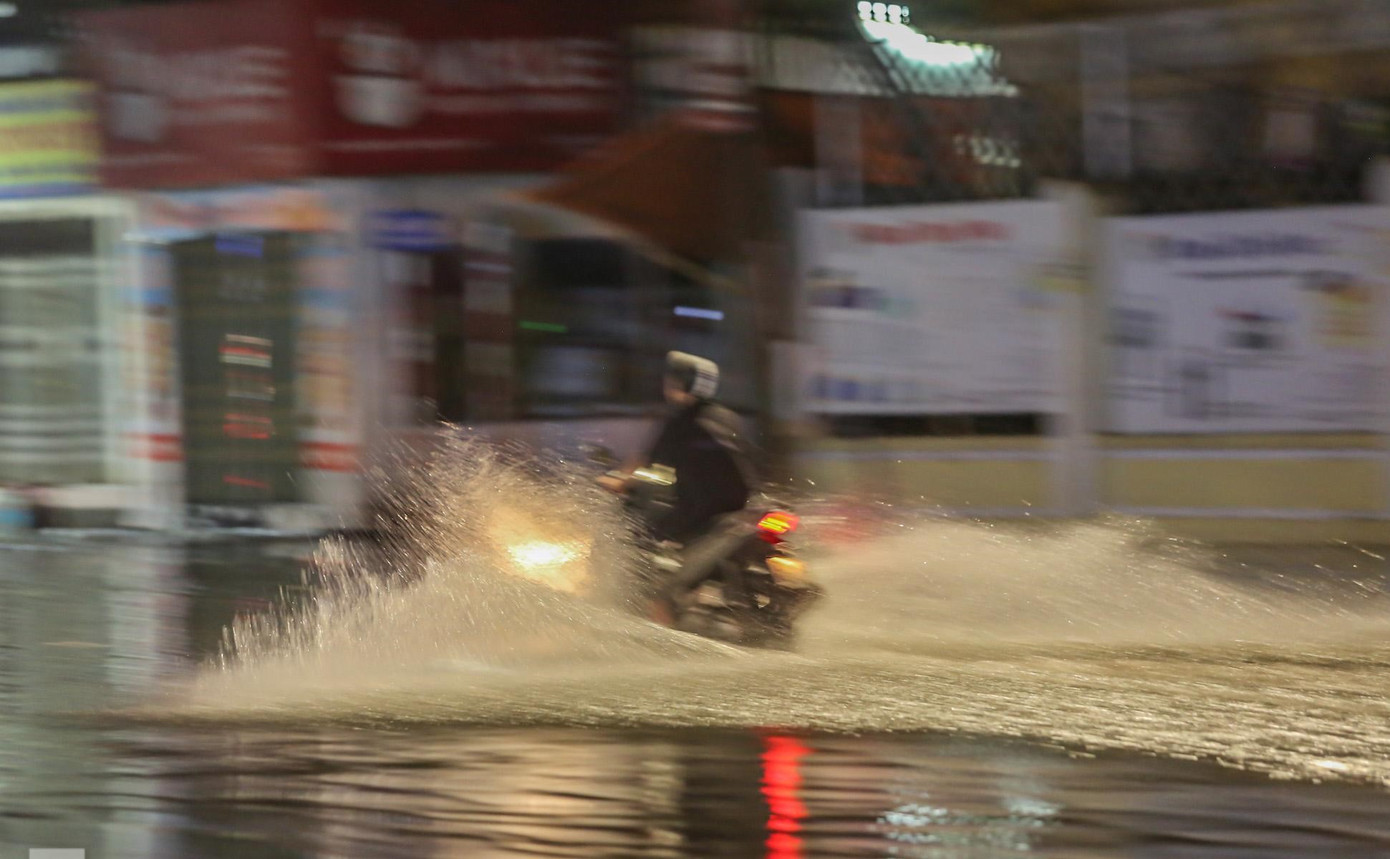 Miền Bắc hôm nay tiếp tục có mưa to. Miền Bắc hôm nay tiếp tục có mưa to.