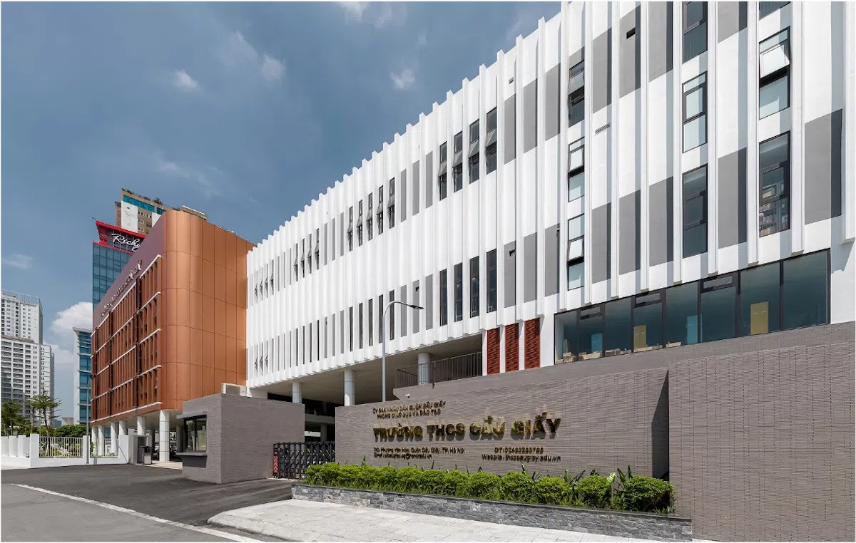 Trường THCS Cầu Giấy, quận Cầu Giấy là một trong những trường chất lượng cao của thành phố Hà Nội. Trường THCS Cầu Giấy, quận Cầu Giấy là một trong những trường chất lượng cao của thành phố Hà Nội.