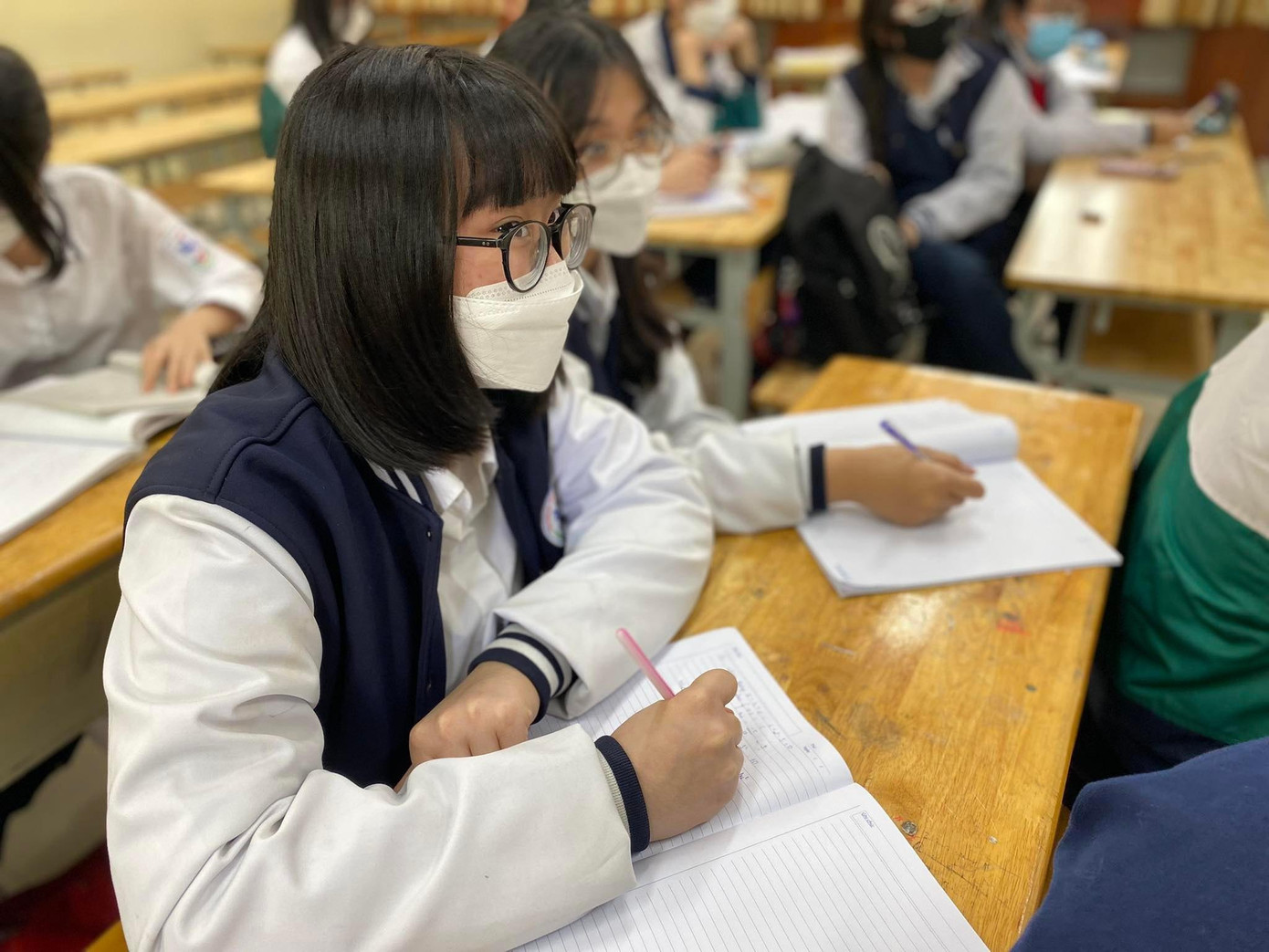 Phụ huynh sốc vì điểm kiểm tra cuối kỳ thấp.