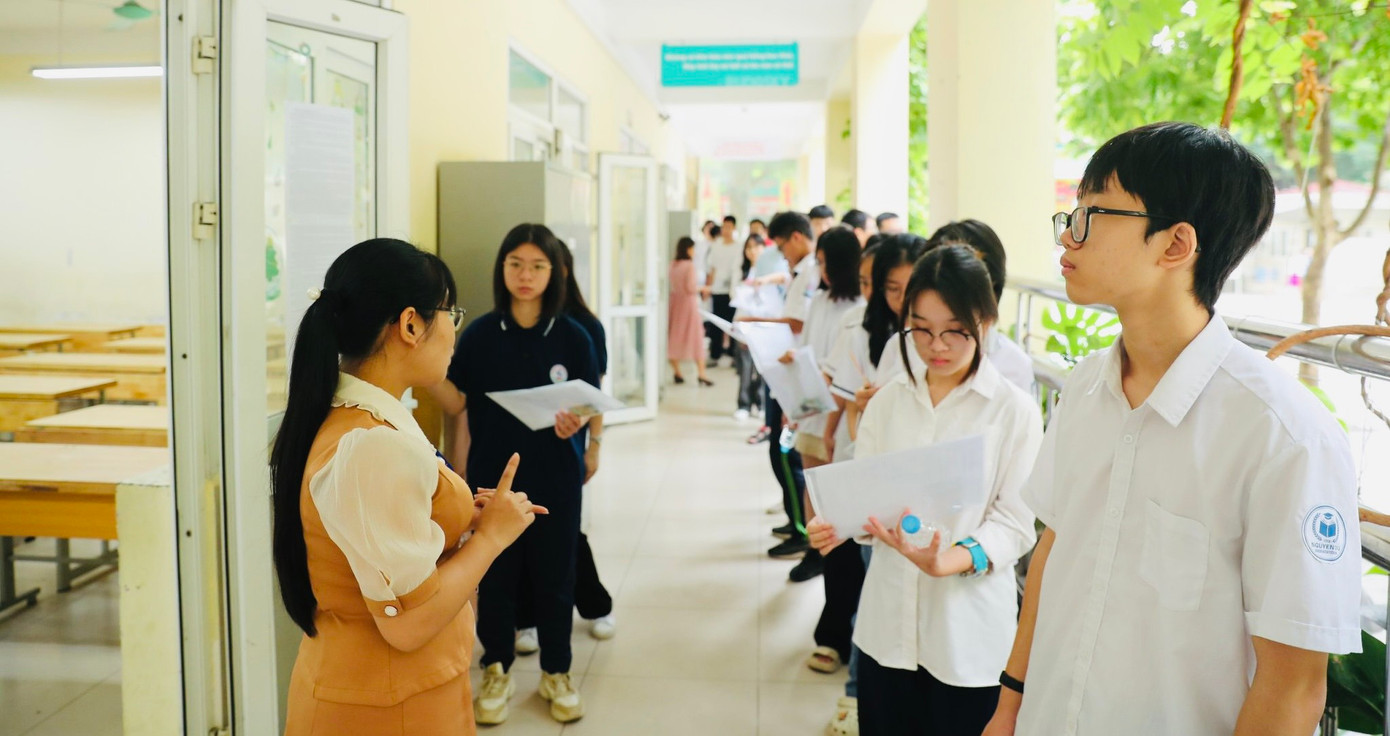 Trong các buổi thi, thí sinh cần đến điểm thi đúng thời gian quy định để làm thủ tục trước khi vào phòng thi. (ảnh: Trọng Tài)