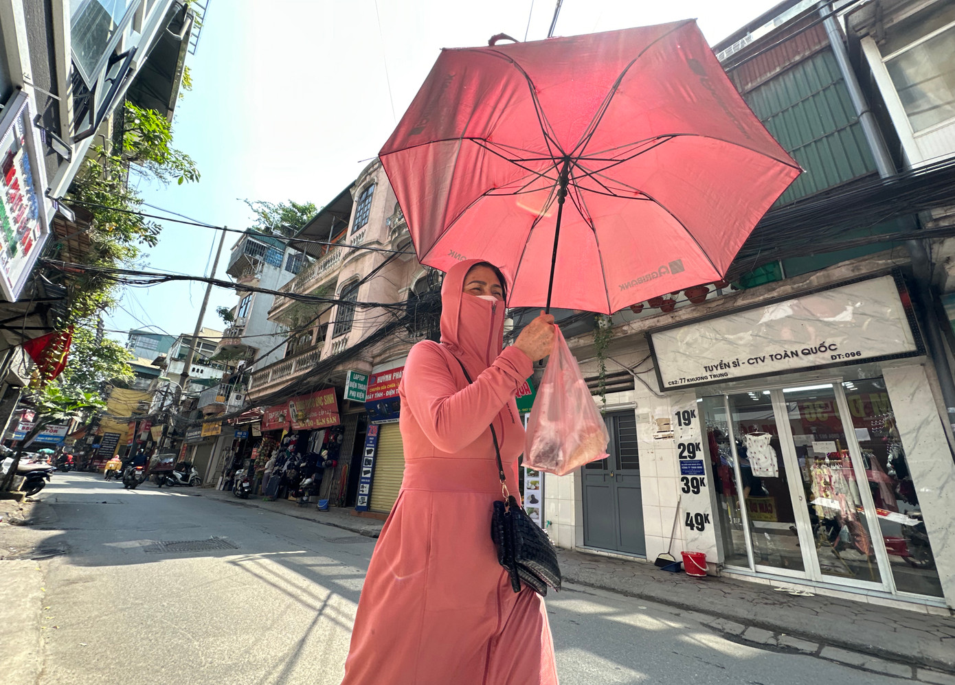 Miền Bắc hôm nay có nơi nắng nóng trên 37 độ. Ảnh: Như Ý.