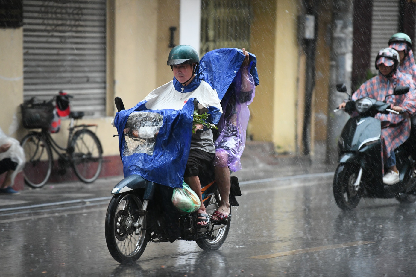 Hà Nội có thể đón mưa dông trong những ngày tới. Ảnh: Như Ý