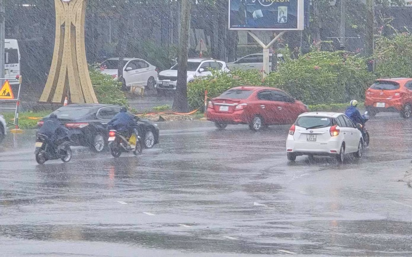 Mưa lớn còn tiếp tục ở các tỉnh từ Thanh Hoá đến Quảng Bình trong hôm nay.