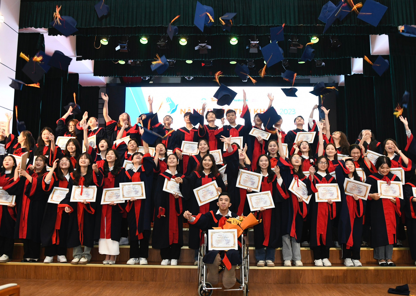 Tham gia chương trình và được nhận học bổng cùng các quà tặng giá trị sẽ là kỷ niệm đáng nhớ trong cuộc đời của các em.