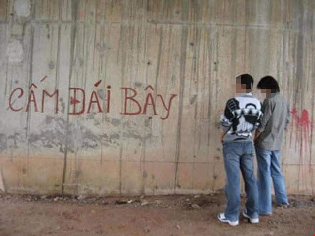 Hành vi tiểu tiện, đại tiện không đúng nơi quy định cũng được đề xuất xử phạt nguội. Ảnh minh họa.