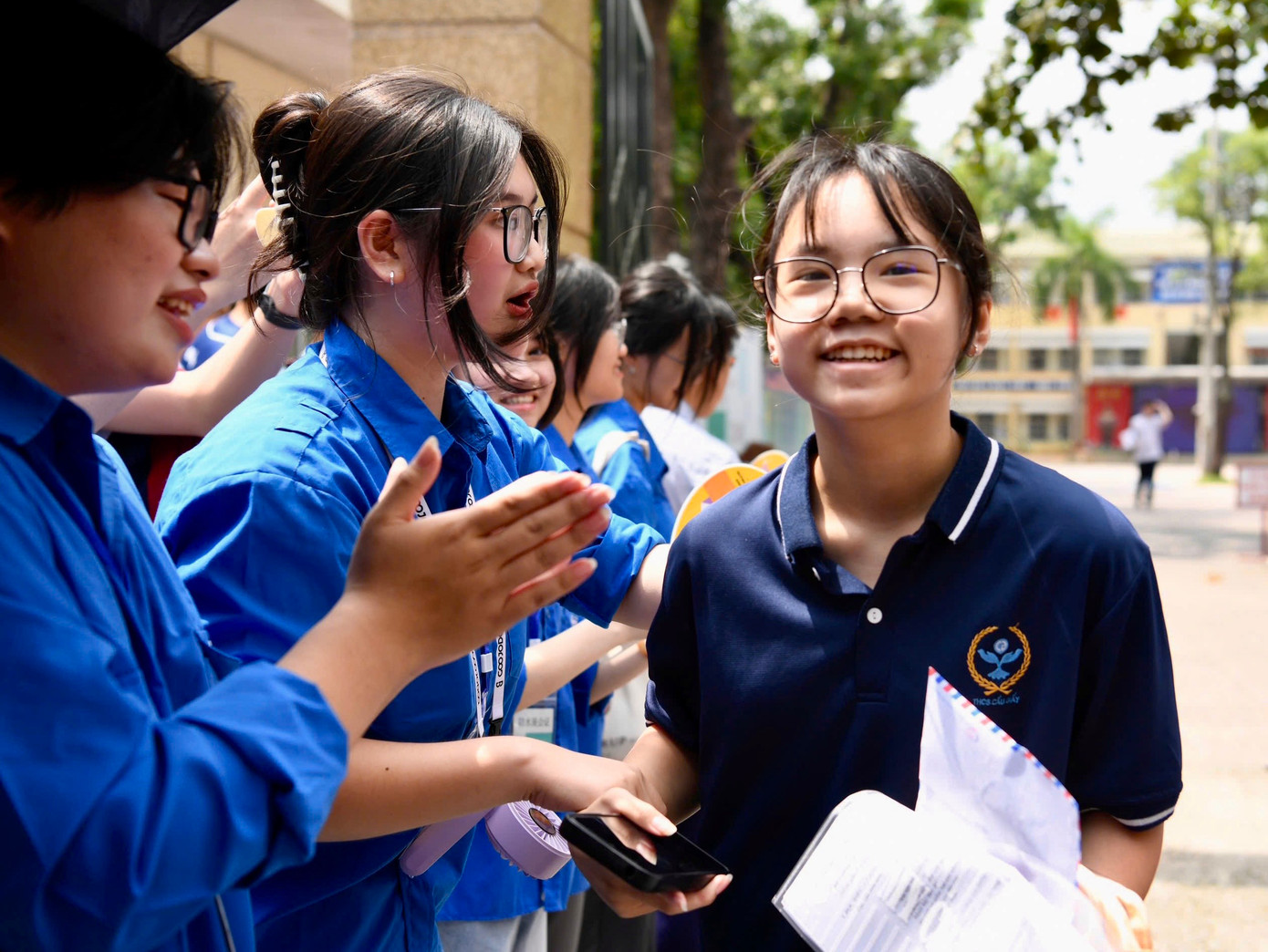 Thí sinh rời phòng thi trong kỳ thi tuyển sinh lớp 10 Hà Nội năm nay. (ảnh: Trọng Tài) Thí sinh rời phòng thi trong kỳ thi tuyển sinh lớp 10 Hà Nội năm nay. (ảnh: Trọng Tài)