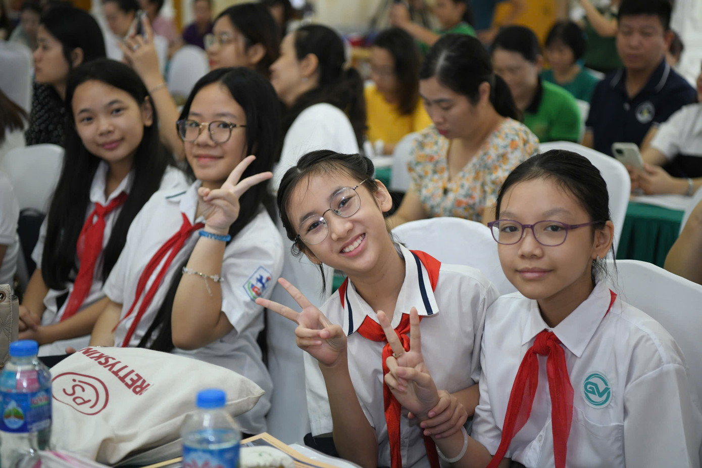 Học sinh các trường học tại Hà Nội tham gia tập huấn.