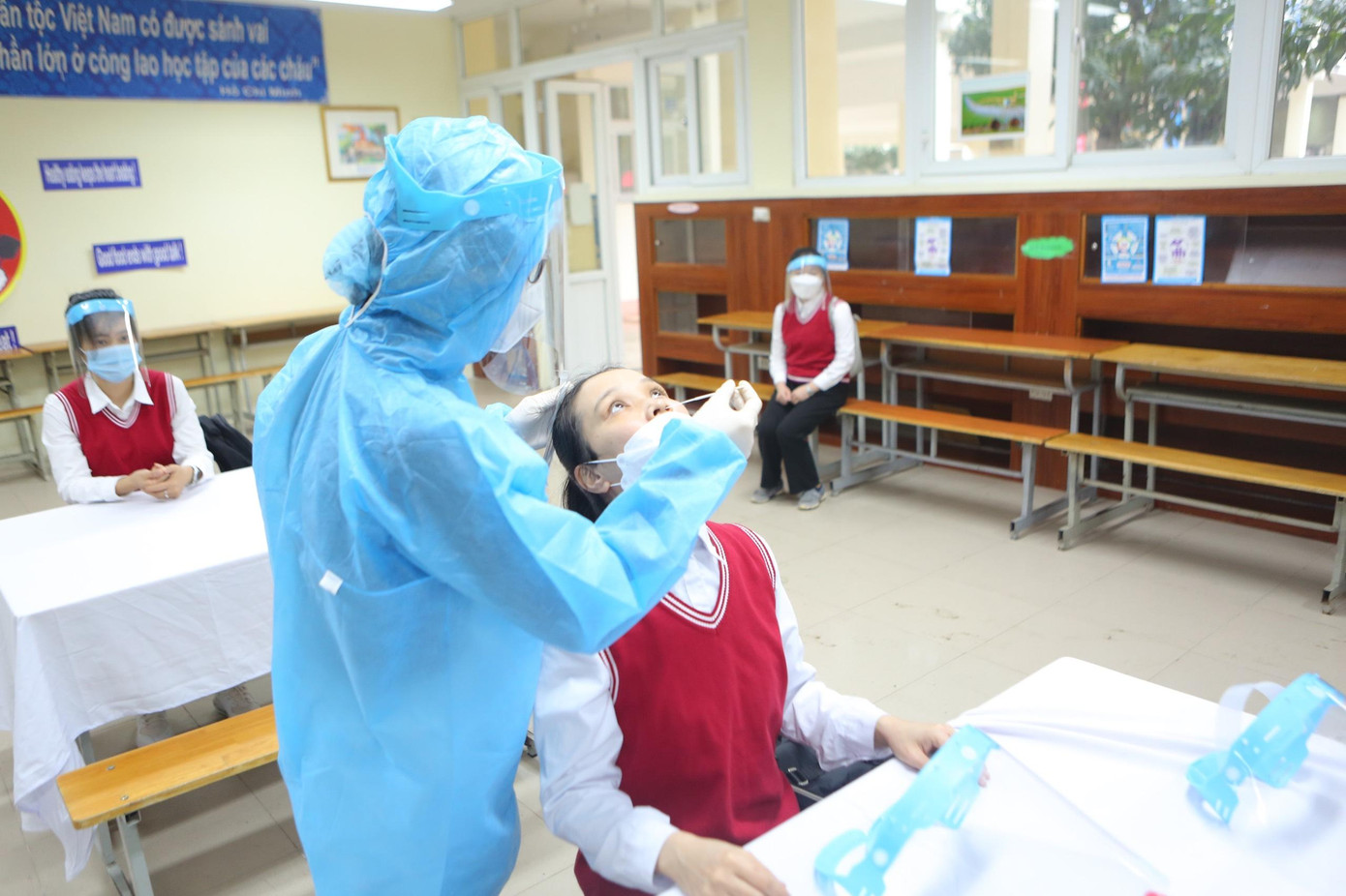 Các nhà trường đều có phương án phòng chống dịch chặt chẽ để phụ huynh có thể yên tâm. Các nhà trường đều có phương án phòng chống dịch chặt chẽ để phụ huynh có thể yên tâm.