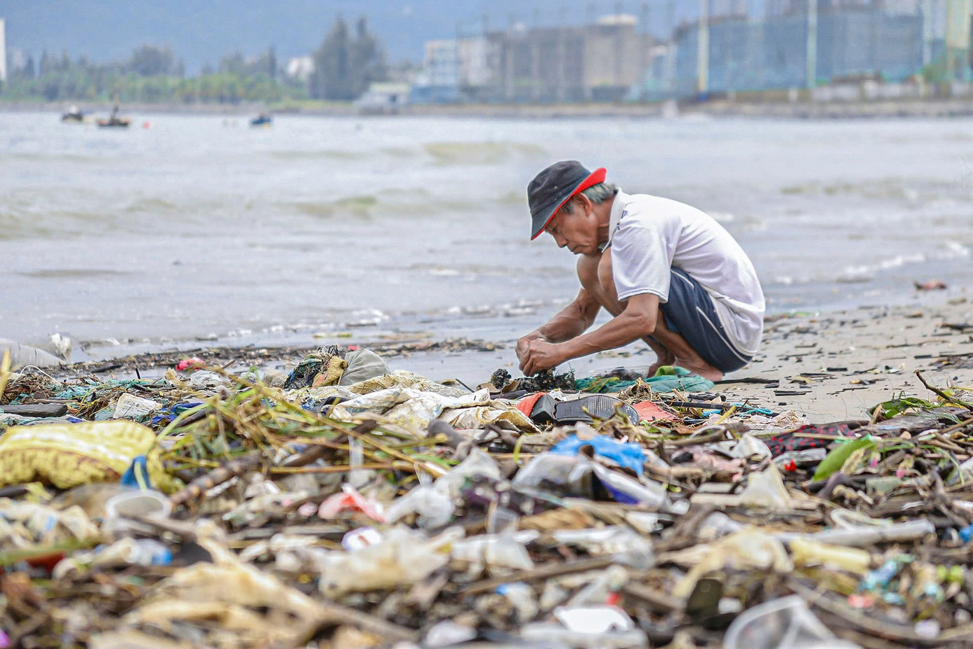 Việt Nam là một trong những nước chịu tác động nghiêm trọng từ ô nhiễm nhựa đại dương. Ảnh: Châu Duy Quốc. Việt Nam là một trong những nước chịu tác động nghiêm trọng từ ô nhiễm nhựa đại dương. Ảnh: Châu Duy Quốc.