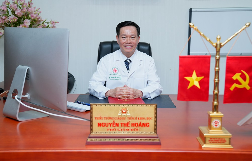 Thiếu tướng, GS.TS Thầy thuốc Nhân dân Nguyễn Thế Hoàng. Thiếu tướng, GS.TS Thầy thuốc Nhân dân Nguyễn Thế Hoàng.