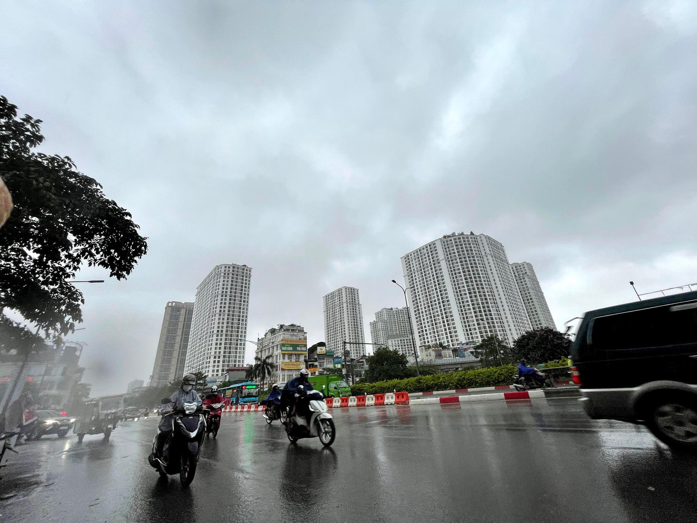 Hà Nội có thể tiếp tục mưa dông trong nhiều ngày tới.