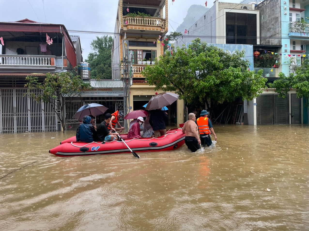 Miền Bắc có thể tái diễn mưa lớn từ đêm 14/6. Ảnh: Trọng Hải.