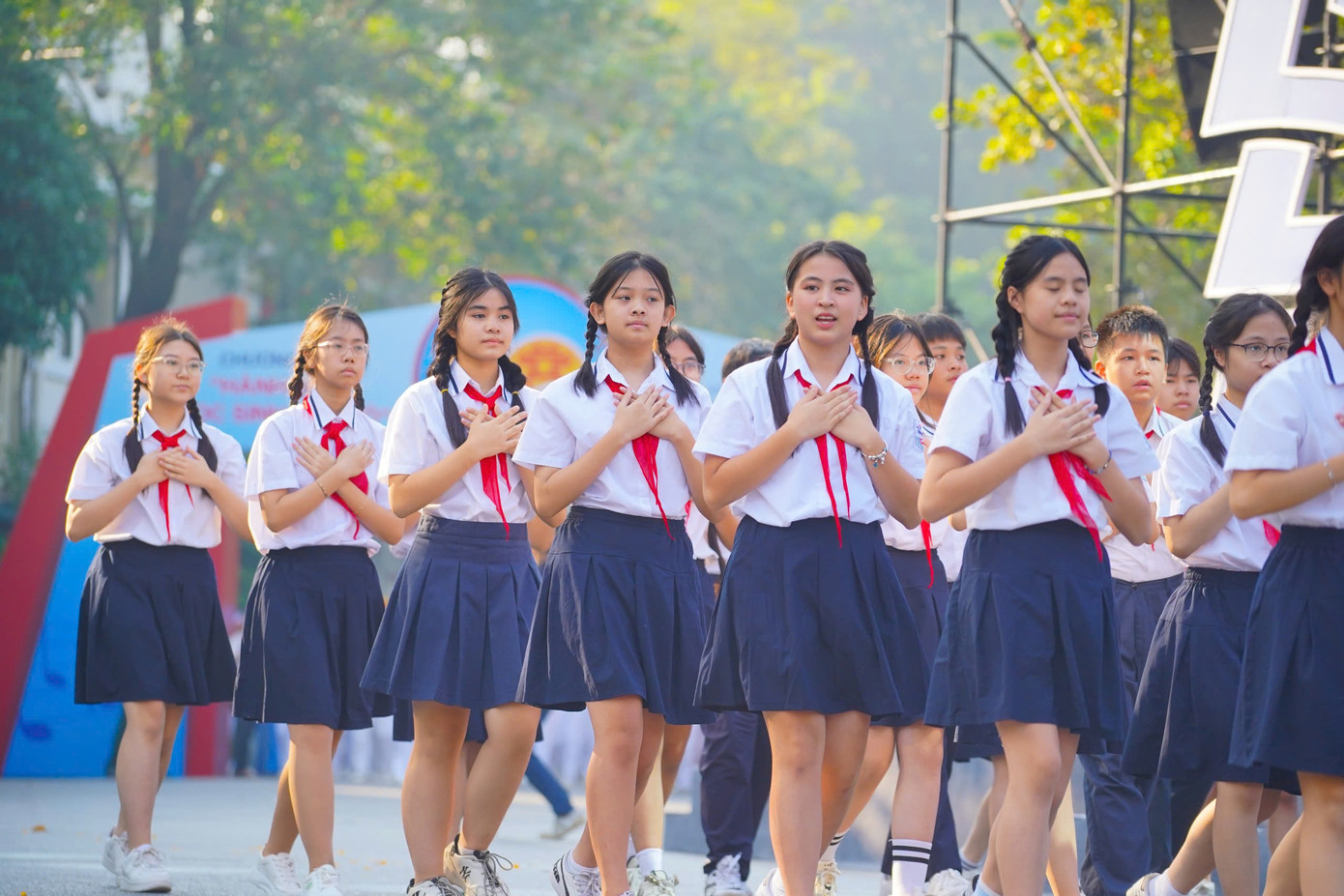 Chúng em là học sinh Hà Nội, năng động, tự tin, toả sáng. Mỗi tiết mục biểu diễn đều gửi gắm tình yêu, lòng tự hào của các em về quê hương, đất nước tươi đẹp, thể hiện năng khiếu nghệ thuật được bồi đắp từ mái trường.