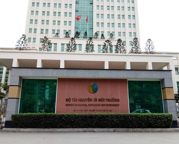 Một số đơn vị thuộc Bộ Nông nghiệp và Phát triển Nông thôn sẽ chuyển về trụ sở của Bộ Tài nguyên và Môi trường sau khi hợp nhất thành Bộ Nông nghiệp và Môi trường. Một số đơn vị thuộc Bộ Nông nghiệp và Phát triển Nông thôn sẽ chuyển về trụ sở của Bộ Tài nguyên và Môi trường sau khi hợp nhất thành Bộ Nông nghiệp và Môi trường.