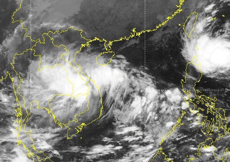 Áp thấp nhiệt đới đã đi vào đất liền trong sáng nay (15/10). Áp thấp nhiệt đới đã đi vào đất liền trong sáng nay (15/10).