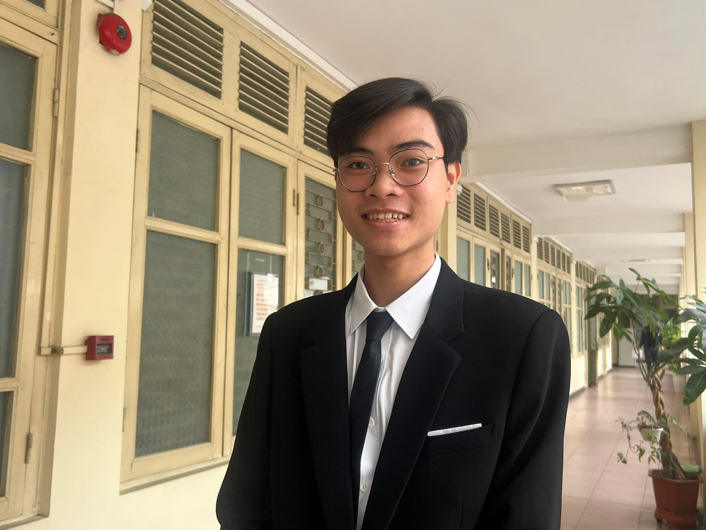 Em Trường Văn Quốc Đạt, Huy chương Bạc Olympic Sinh học quốc tế. Em Trường Văn Quốc Đạt, Huy chương Bạc Olympic Sinh học quốc tế.